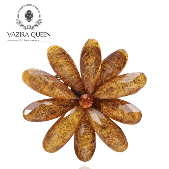 VQ Flower Brooch - Picture 1 of 8